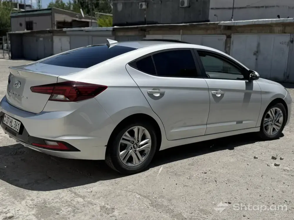 Hyundai Elantra 2019-18՝ 2.0 լիտր շարժիչով և 41,000 մղոն վազքով 2