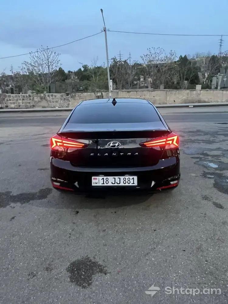 Buy Hyundai Elantra 2019-18 3