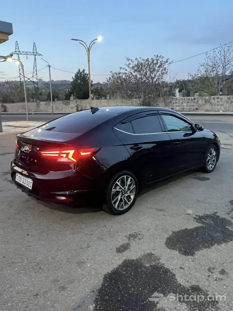 Buy Hyundai Elantra 2019-18 4