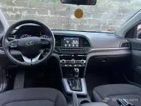 Perfect Hyundai Elantra 2019 SEL image thumbnail 3