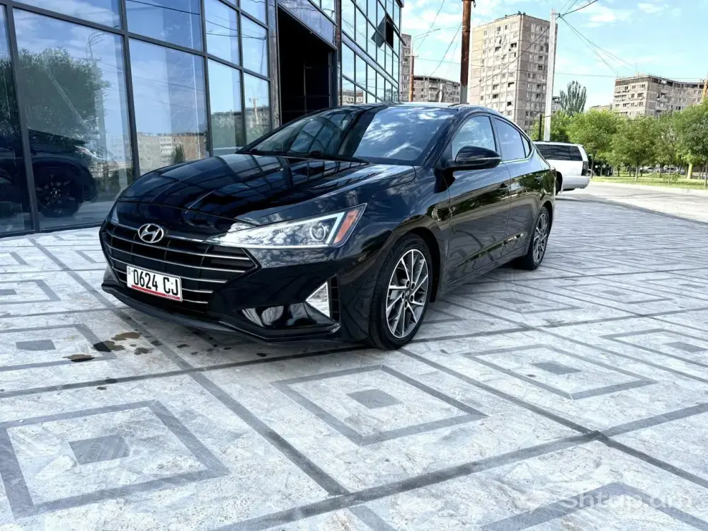 Купите Hyundai Elantra 2019 года 0