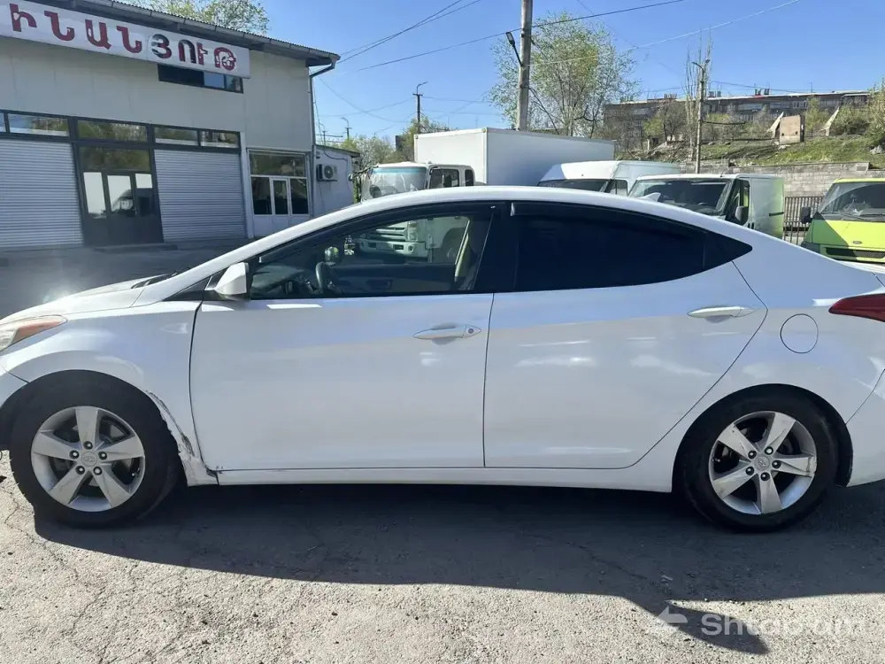 Hyundai Elantra for Sale 3