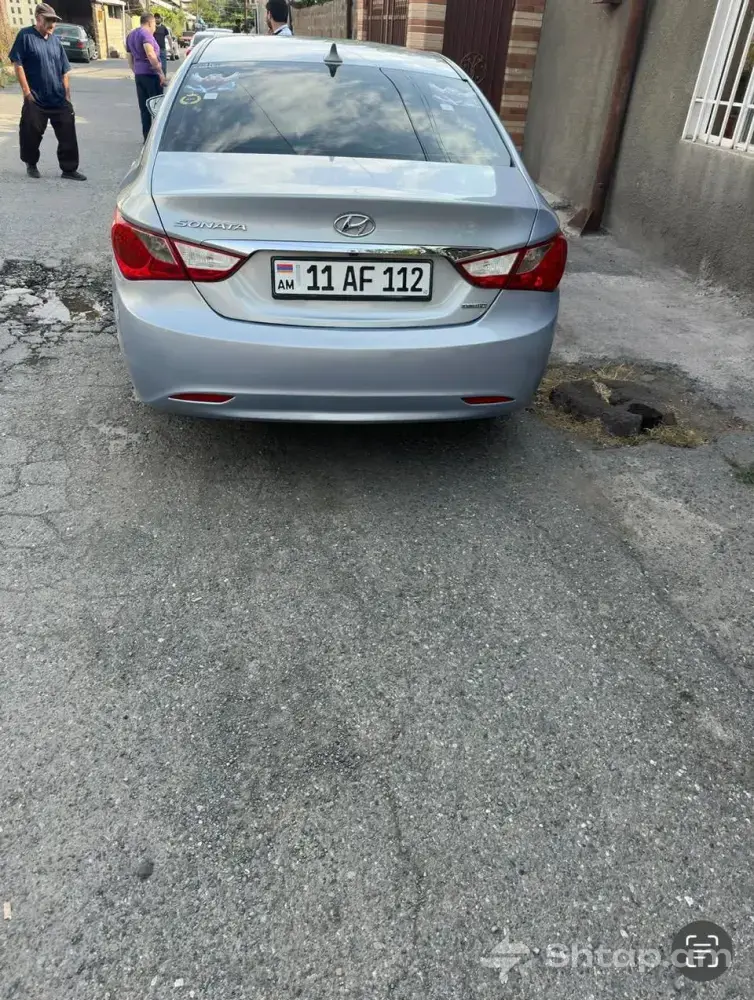 Купить Hyundai Sonata 2010 1
