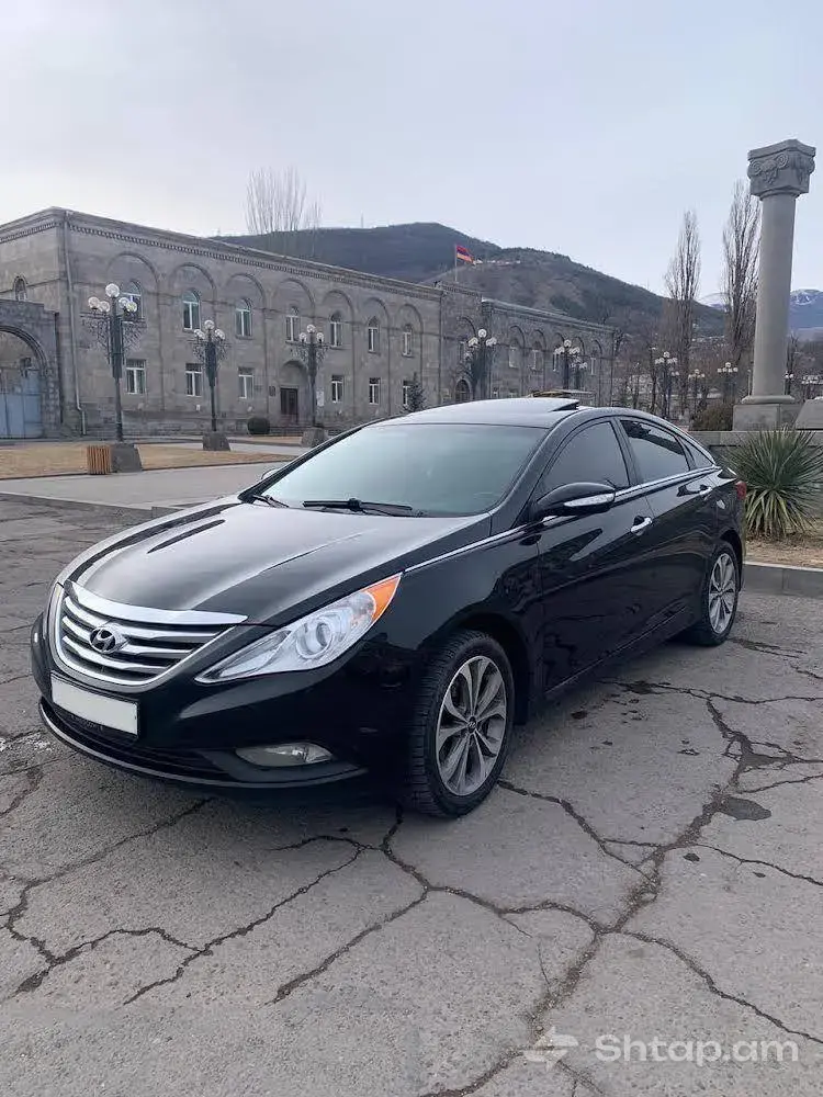 Hyundai Sonata 2014՝ սև գույնով և 2.4 բենզին շարժիչով 3