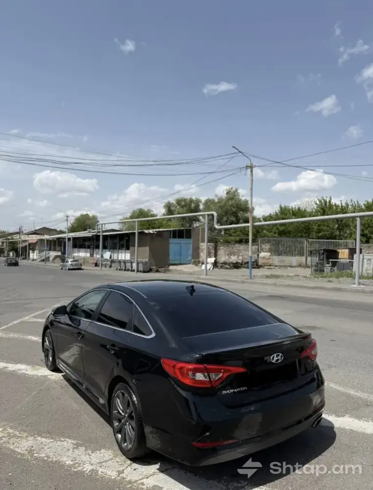 2016 Hyundai Sonata in Excellent Condition 3