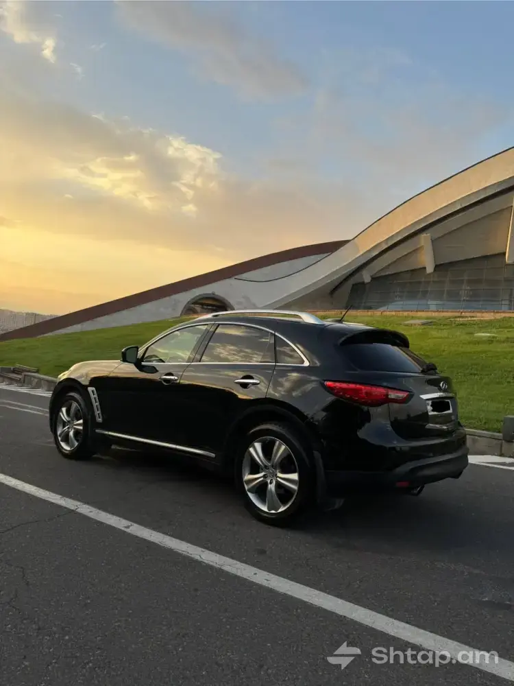Urgent Sale of Infiniti FX35 2