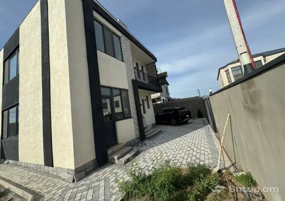 Mansion for Sale on Melkumov Street 1