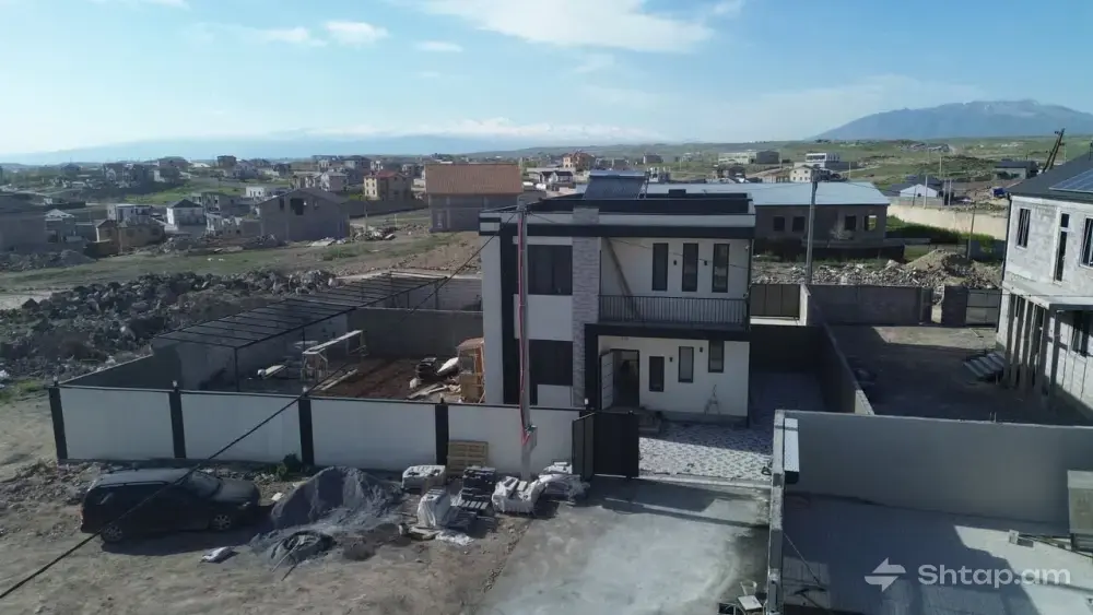 Mansion for Sale on Melkumov Street 4