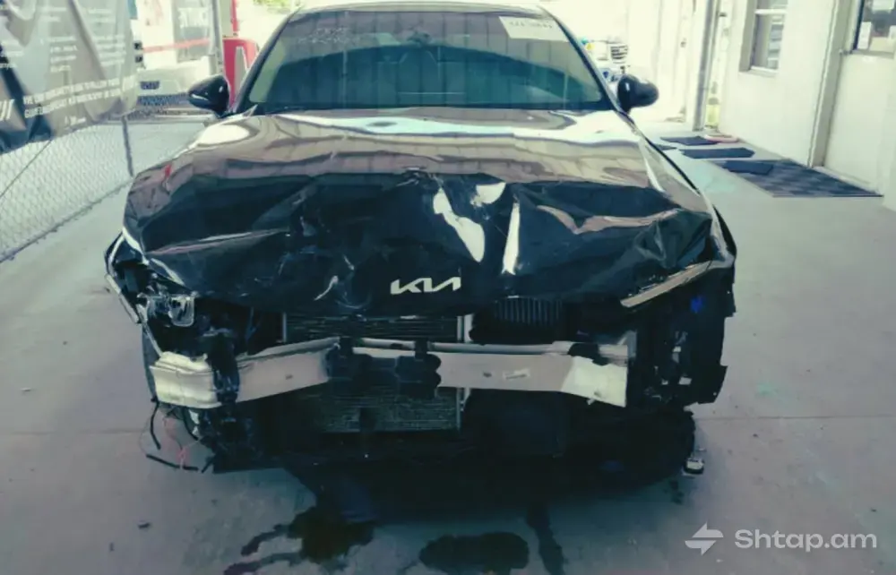 KIA K5: Your New Car 3