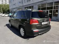 Kia Sorento 2011 in Excellent Condition image thumbnail 3