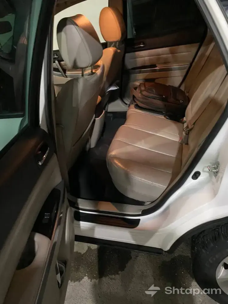 Buy Mazda CX-7 in Excellent Condition 3