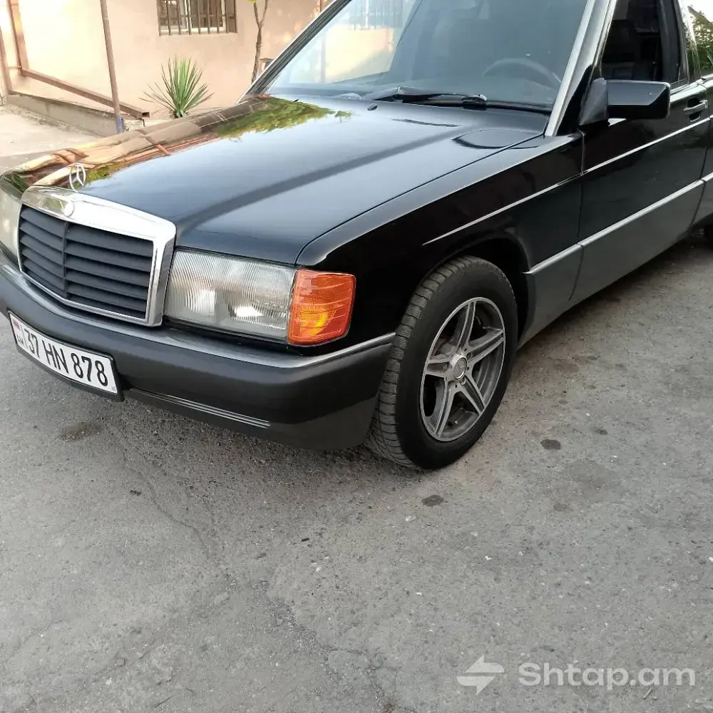 Mercedes-Benz 190E՝ սև գույնի, լավ վիճակում 0