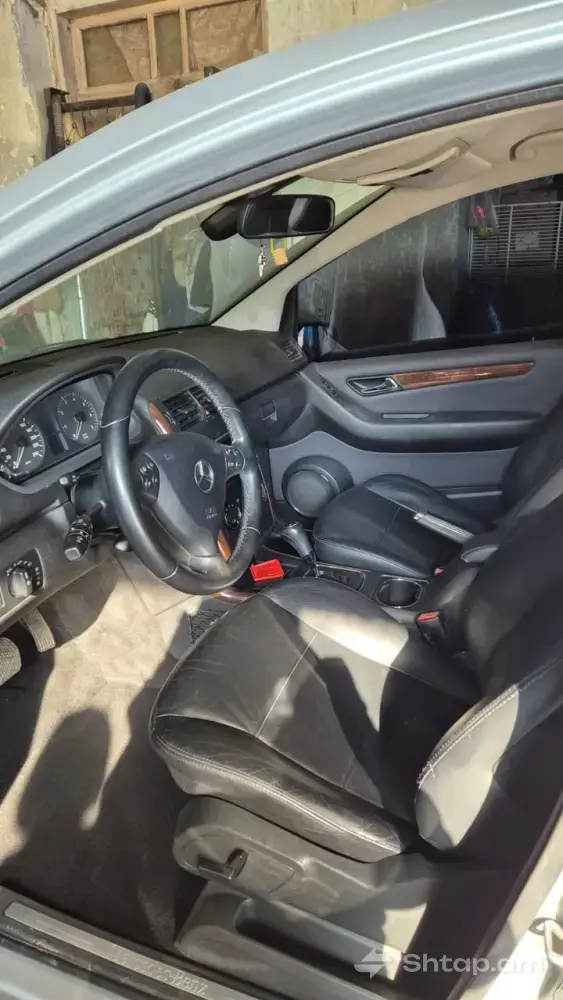 Perfect Mercedes-Benz A-Class A170 1