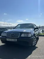 Mercedes-Benz C-Class սև գույնի մեքենա վաճառվում է image thumbnail 0