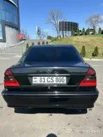 Mercedes-Benz C-Class սև գույնի մեքենա վաճառվում է image thumbnail 2