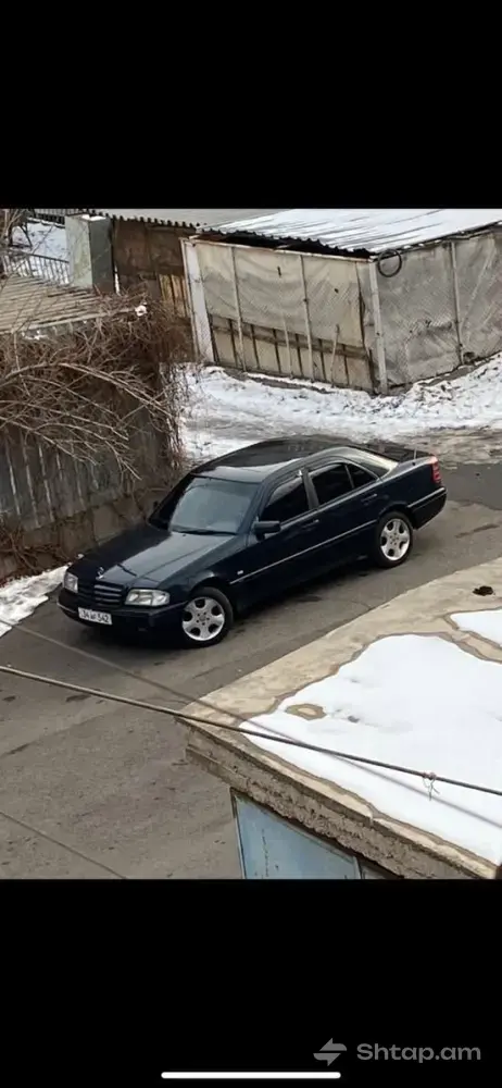 Mercedes-Benz C-Class սև սեդան՝ գերազանց վիճակում 0
