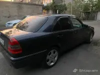 Mercedes-Benz C-Class սև սեդան՝ գերազանց վիճակում image thumbnail 2