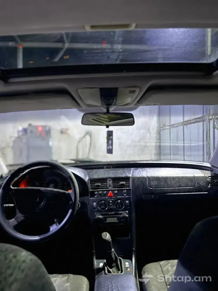 Mercedes-Benz C դասի մեքենա իդեալական վիճակում 1