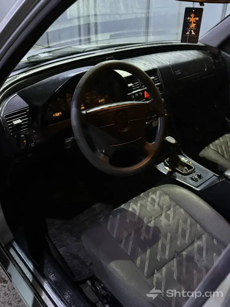 Mercedes-Benz C դասի մեքենա իդեալական վիճակում 3
