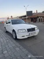 Mercedes-Benz C180 in Excellent Condition image thumbnail 1