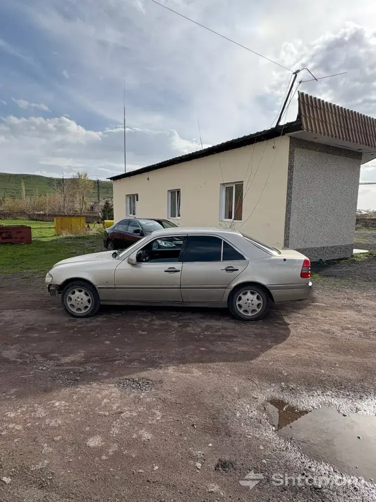 Perfect Mercedes-Benz C200 for Sale 2
