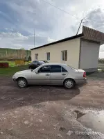 Perfect Mercedes-Benz C200 for Sale image thumbnail 2