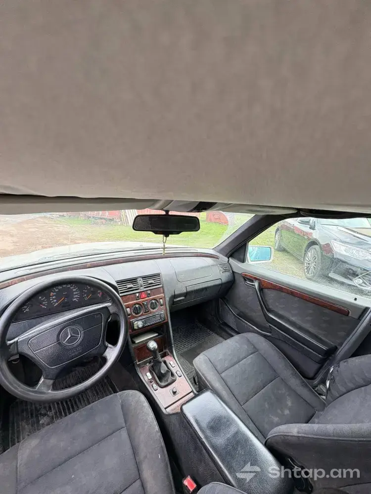 Perfect Mercedes-Benz C200 for Sale 3