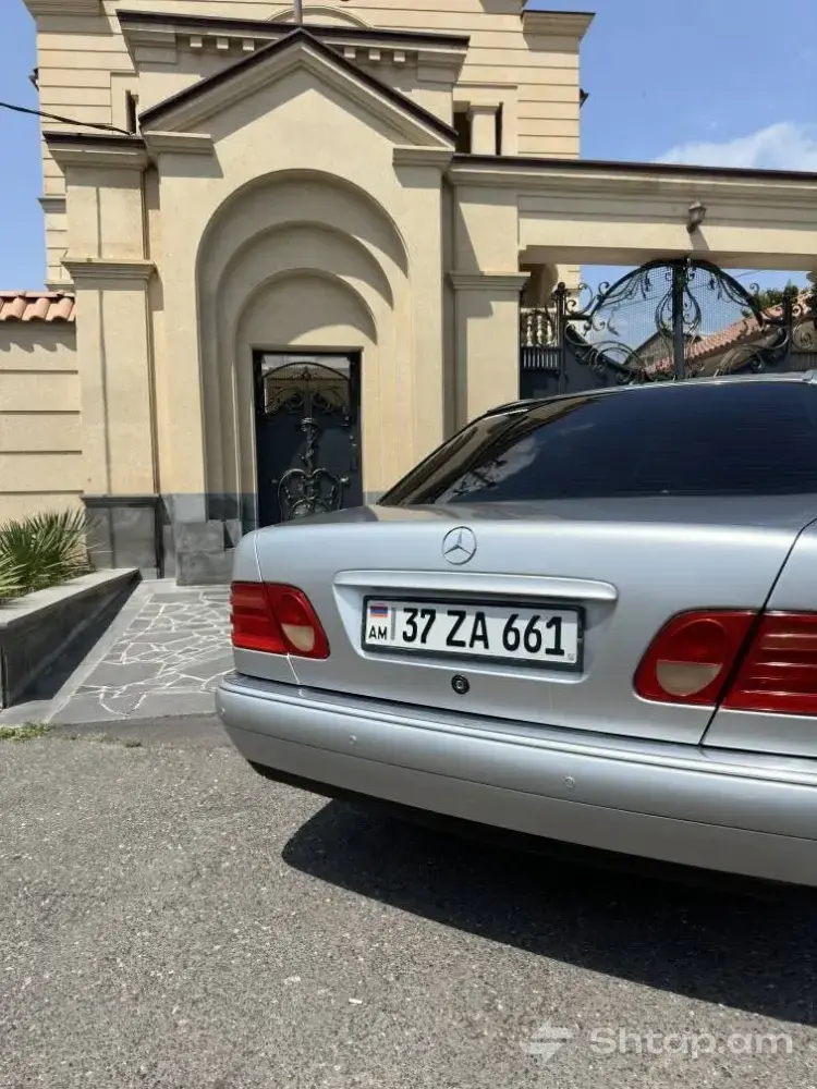 Mercedes-Benz E-Class (W210) 1998 года на продажу 2