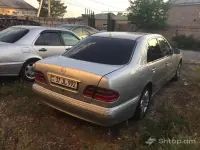 Mercedes-Benz E-Class 2000 Available image thumbnail 2