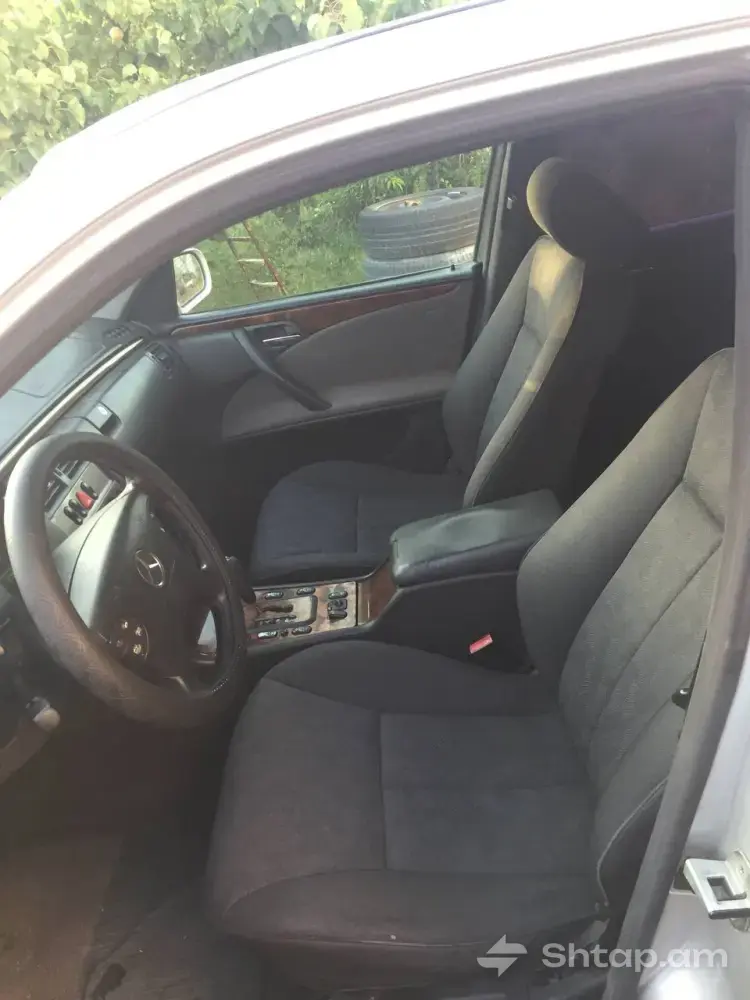Mercedes-Benz E-Class 2000 Available 4