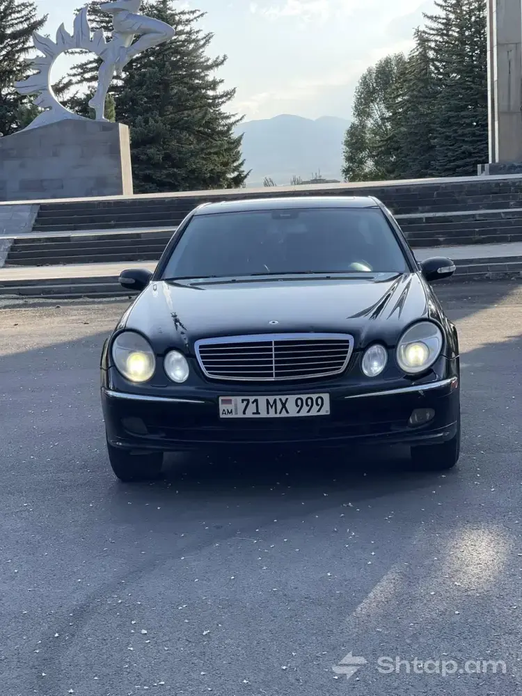 Mercedes-Benz E-Class (E320) սև գույնի ավտոմեքենա 0