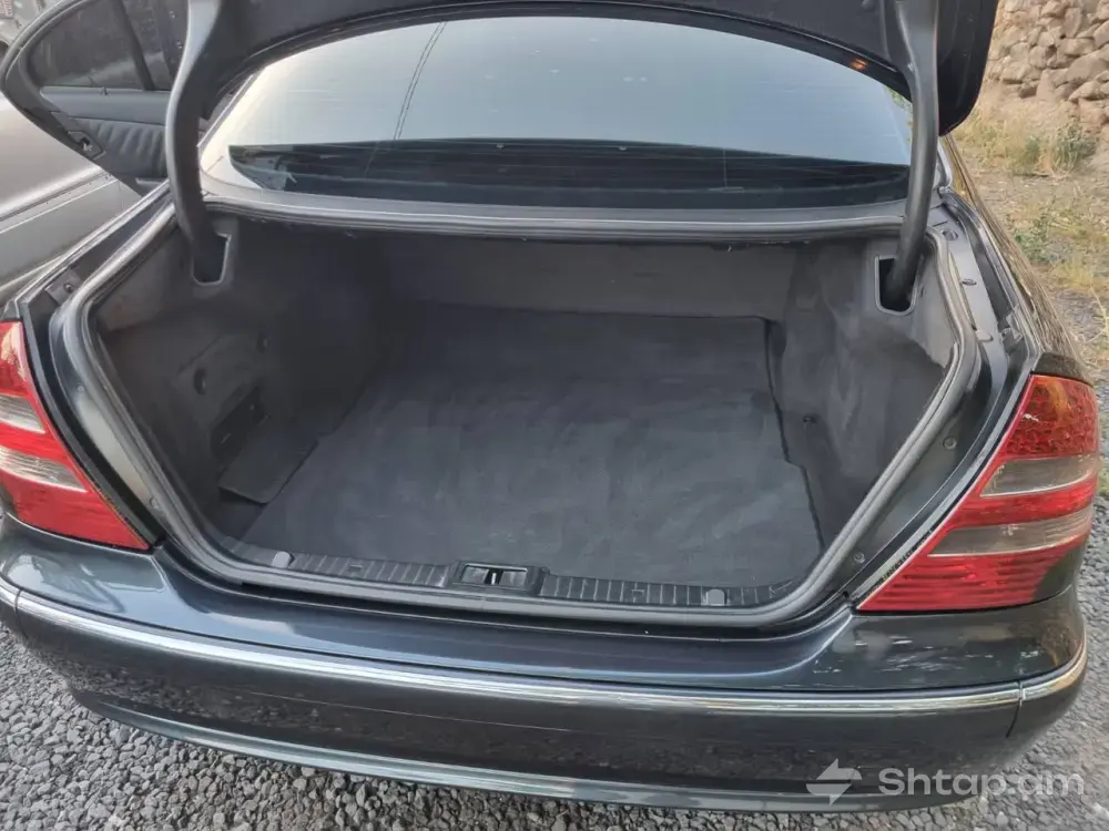 Mercedes-Benz E-Class սեդան վաճառվում է 4