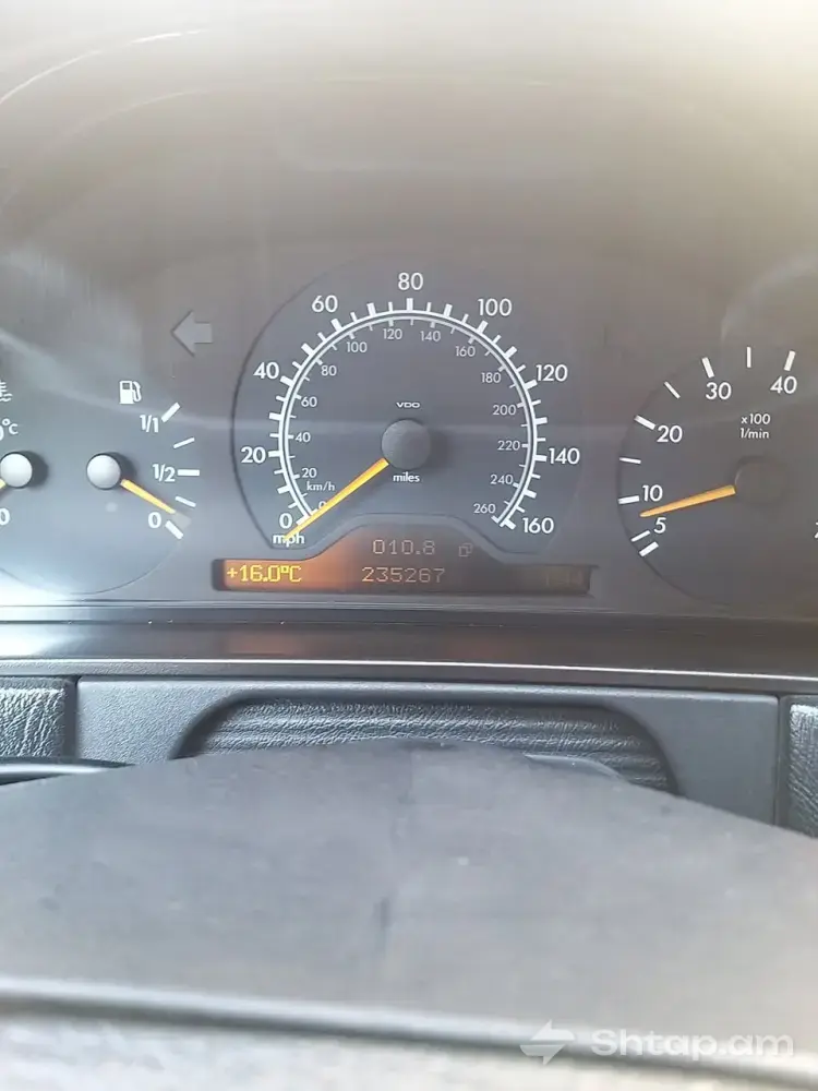 Mercedes-Benz E-Class (E320) 1999 Model 4