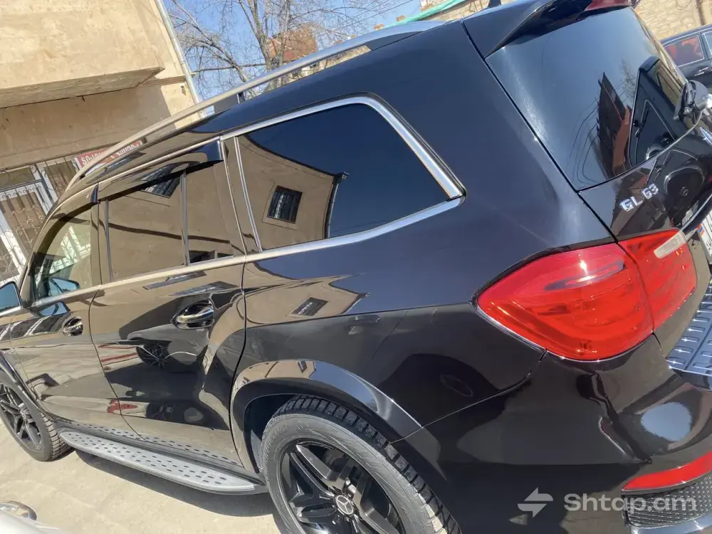 Mercedes-Benz GL500 6.3 in Excellent Condition 1