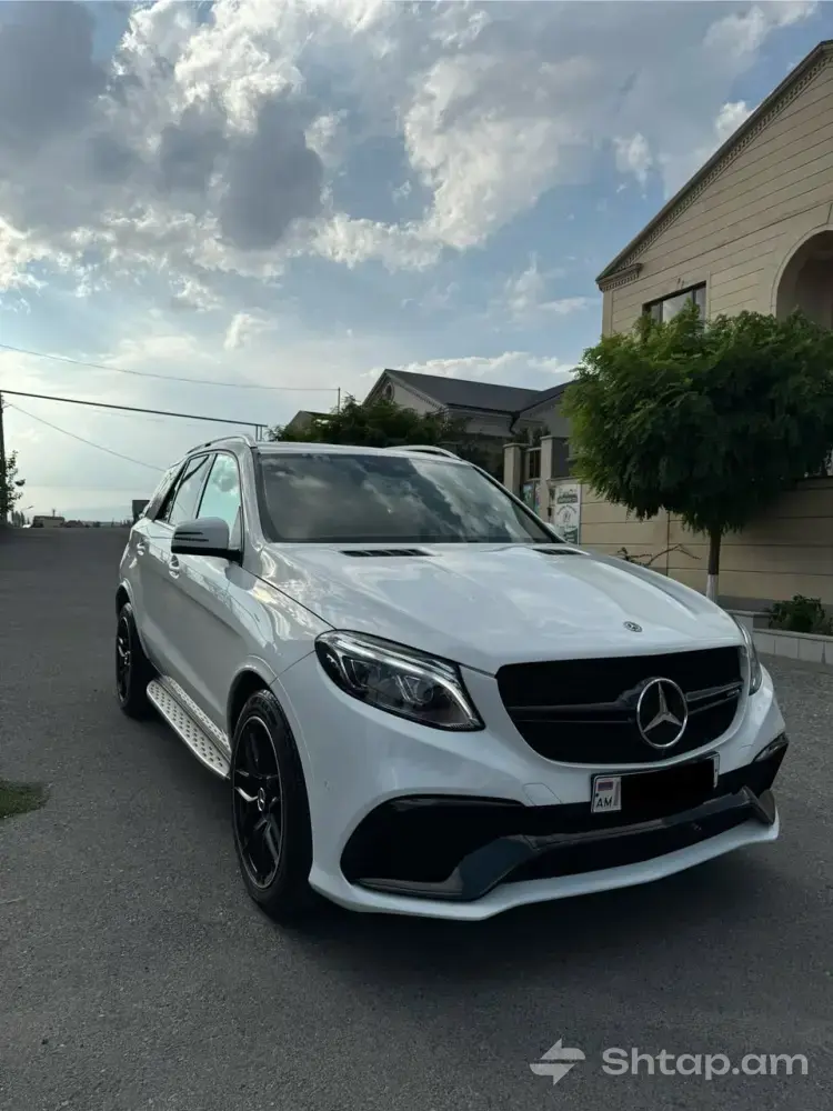 Mercedes-Benz GLE 350 2018 with AMG Package 0