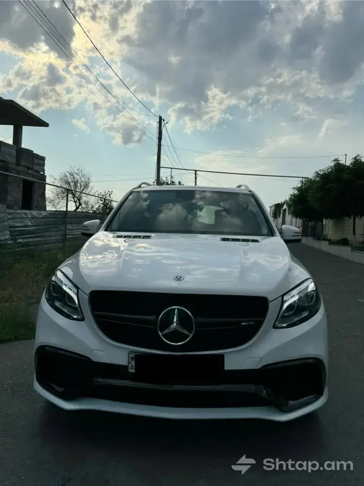 Mercedes-Benz GLE 350 2018 with AMG Package 1