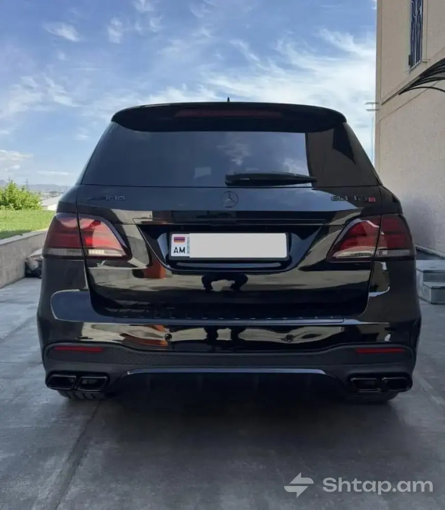 Mercedes Benz GLE350 4Matic 2018 in Excellent Condition 3