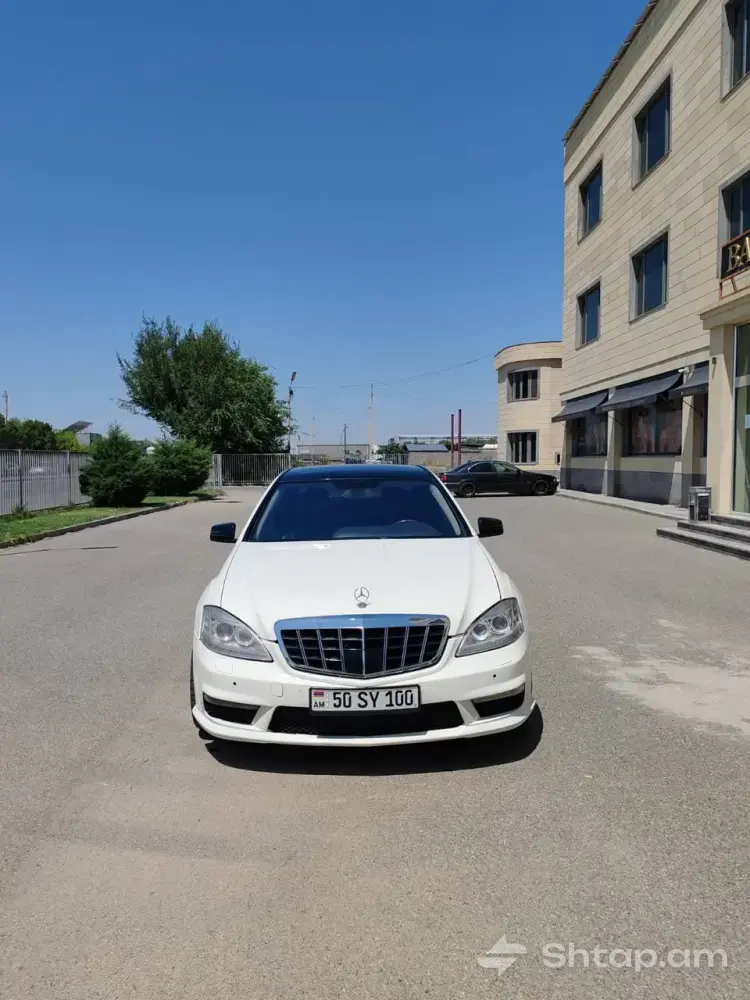 Buy a Mercedes Benz W221 in Excellent Condition 0