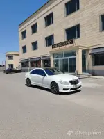 Buy a Mercedes Benz W221 in Excellent Condition image thumbnail 3