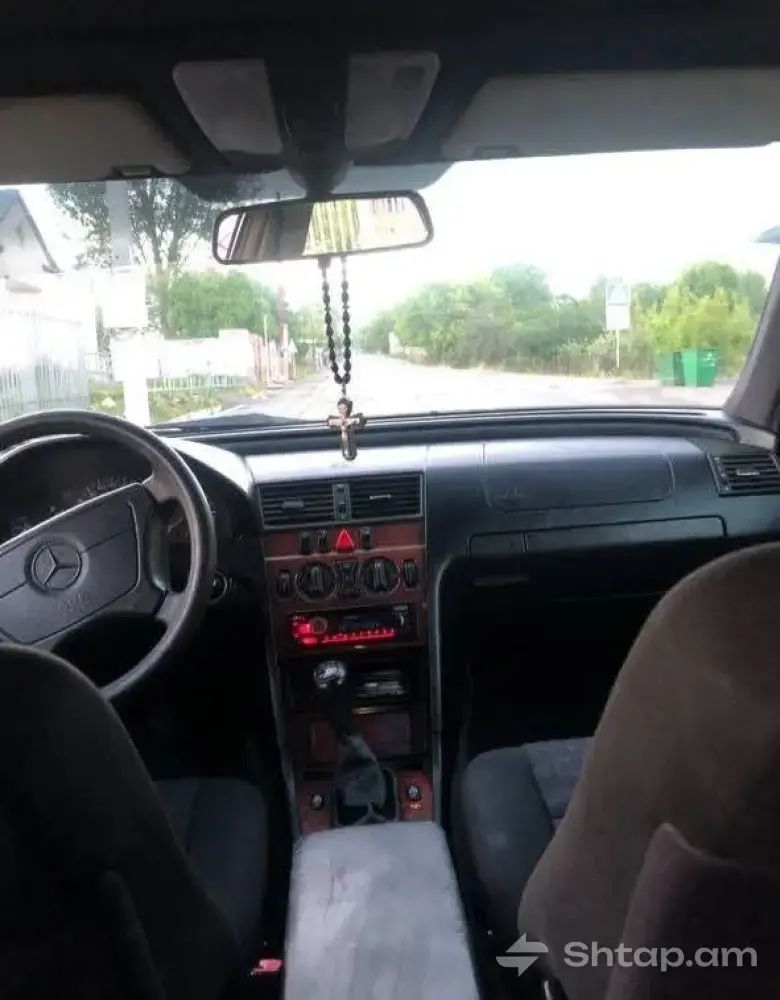 Mercedes Benz 1998 Available 1