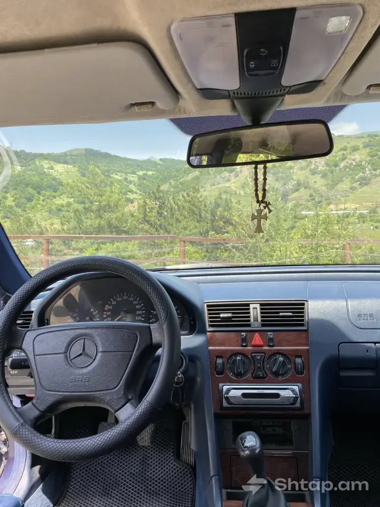 Մերսեդես-Բենց C-դասի 1999թ. իդեալական վիճակում 4