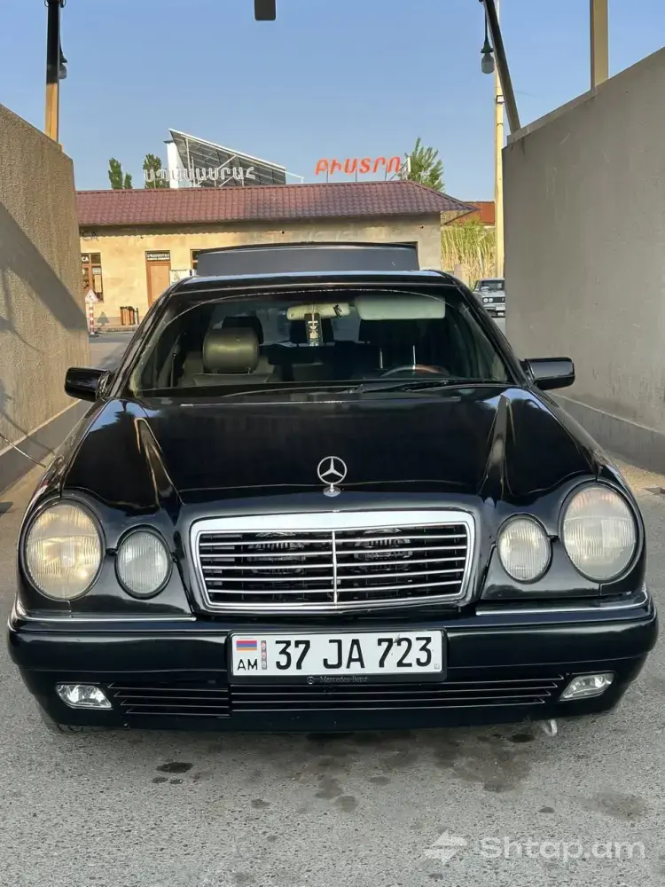 Perfect 1999 Mercedes-Benz E320 0