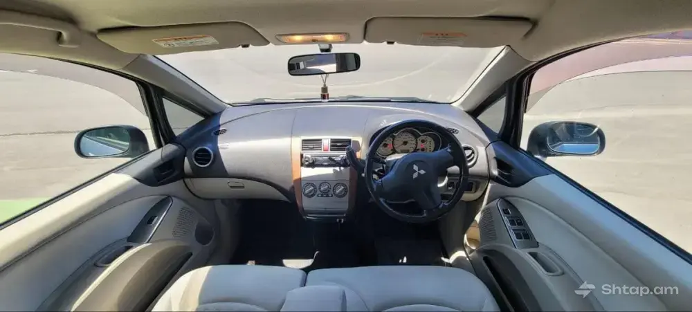 Mitsubishi Colt in Perfect Condition 4