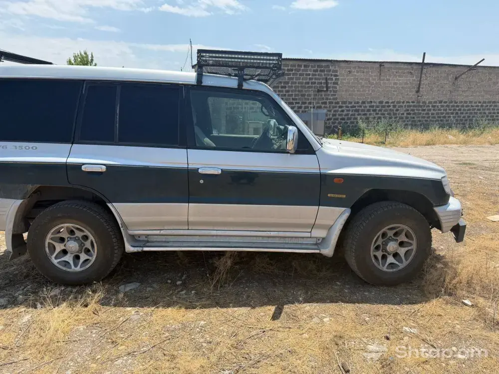 Perfect Mitsubishi Pajero 2001 3
