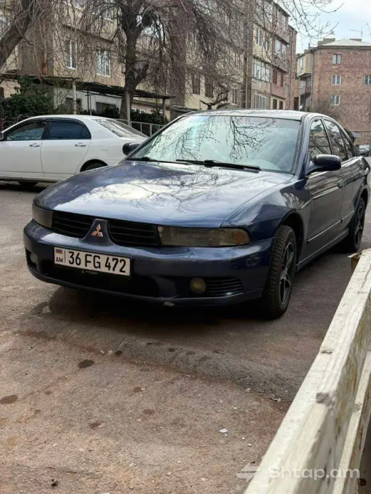 2002 Mitsubishi Sedan Car 0
