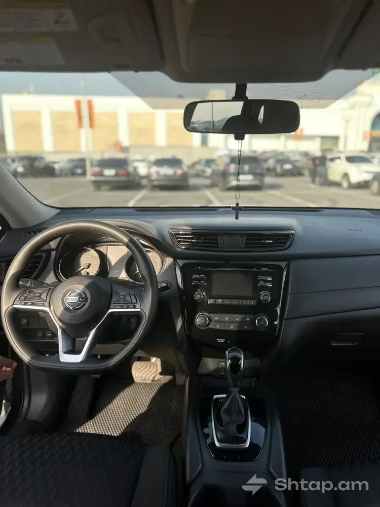 Nissan Rogue 2017՝ սև գույնի, առանց վթարի 4