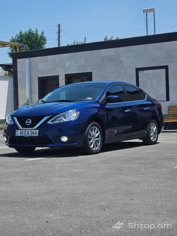 Perfect Condition Nissan Sentra 2018 4