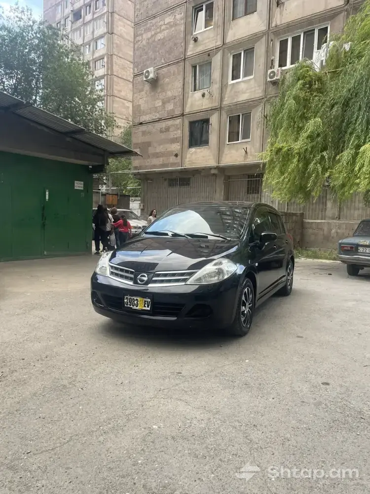 Perfect Nissan Tiida 2009 3