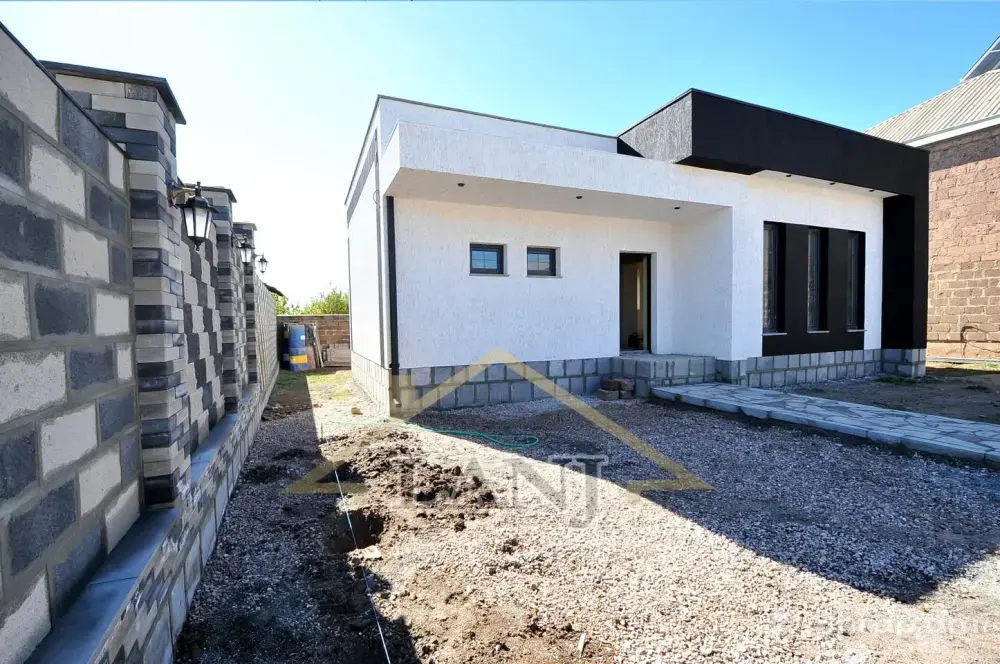 Նորակառույց 3 սենյականոց առանձնատուն Աբովյանում 4