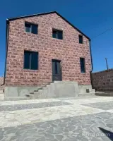 Двухэтажный дом в Зовуни image thumbnail 0